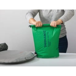 Therm-a-Rest Blockerlite Pump Sack - Pump-Pack-Sack -Campingprodukte Geschäft therm a rest blockerlite pump sack pack green cd 13228 3